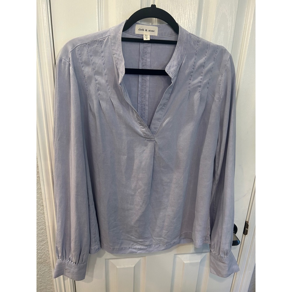 Cloth & Stone Blouse Light Blue Tencel Pintuck Split V-Neck C1691-654-303 Top